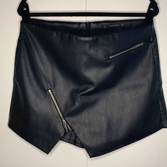 Zara Faux Leather Skort - Picture 2 of 6